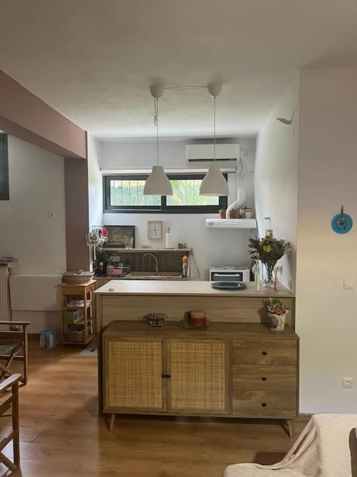 στην άνω ηλιούπολη Apartment Athens